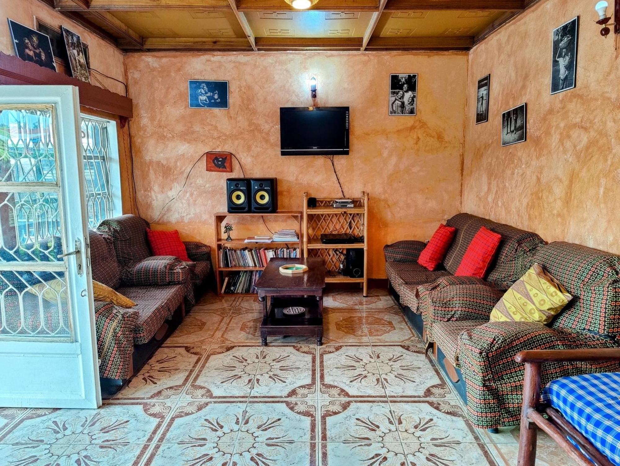 Amahoro Guest House Ruhengeri Eksteriør billede